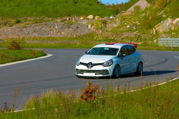 Renault Clio CUP -rata-autoelämys Vantaalla – 2 kuljettajalle