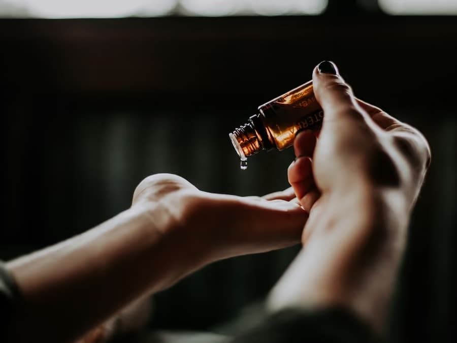 Shirodhara-hoito Helsingissä – 90 minuutin ayurvedinen rentoutusrituaali