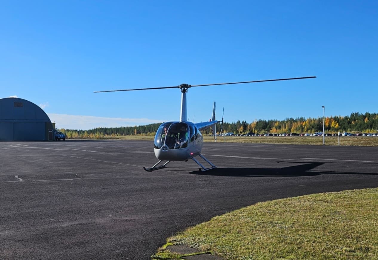 Helikopterin tutustumislento ja ohjauskokeilu – 0,5 h lentoharjoittelu - 1