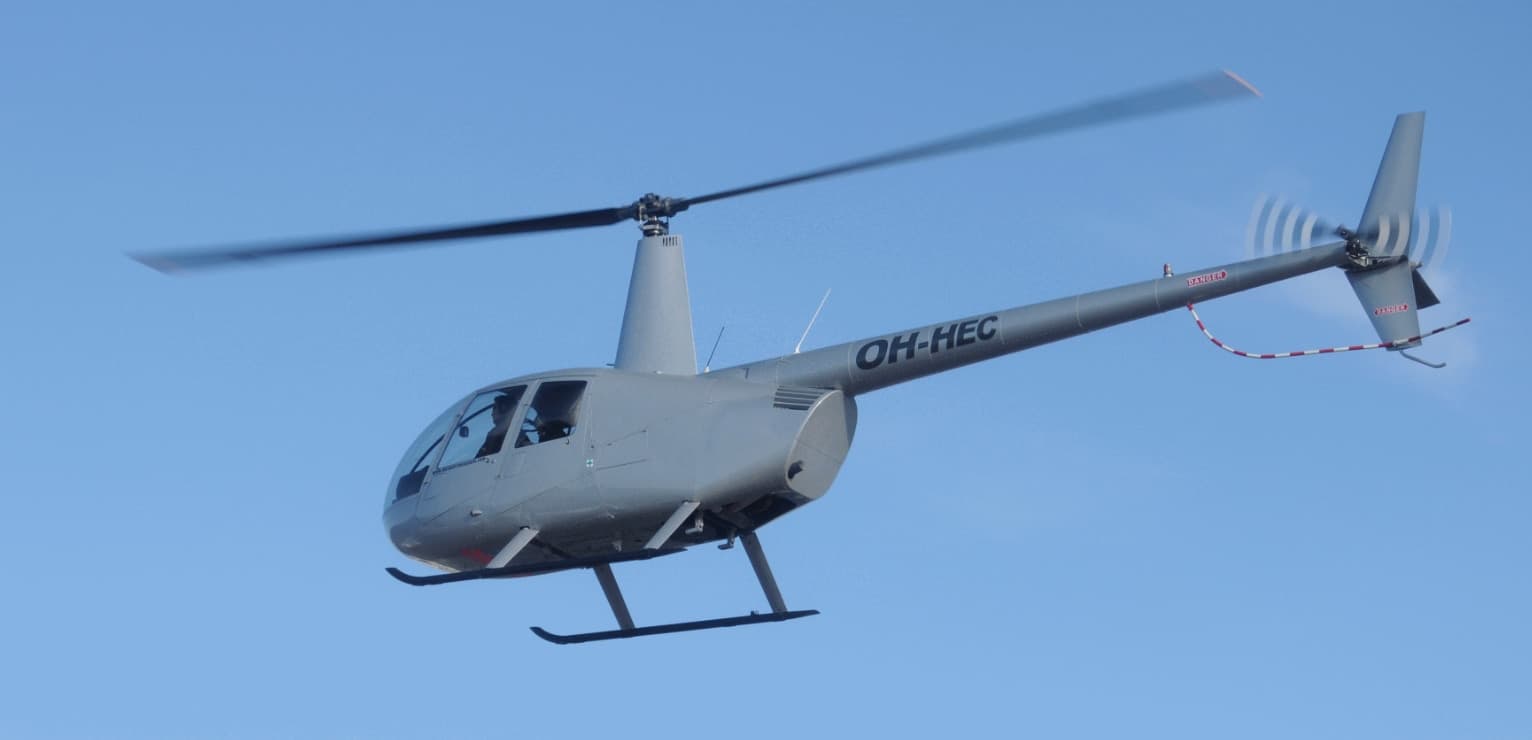 Helikopterin tutustumislento ja ohjauskokeilu – 0,5 h lentoharjoittelu - 2