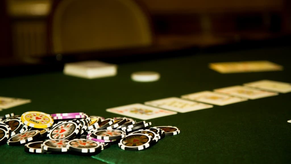 Leikkimielinen pokeriturnaus – 2 pöytä - 4