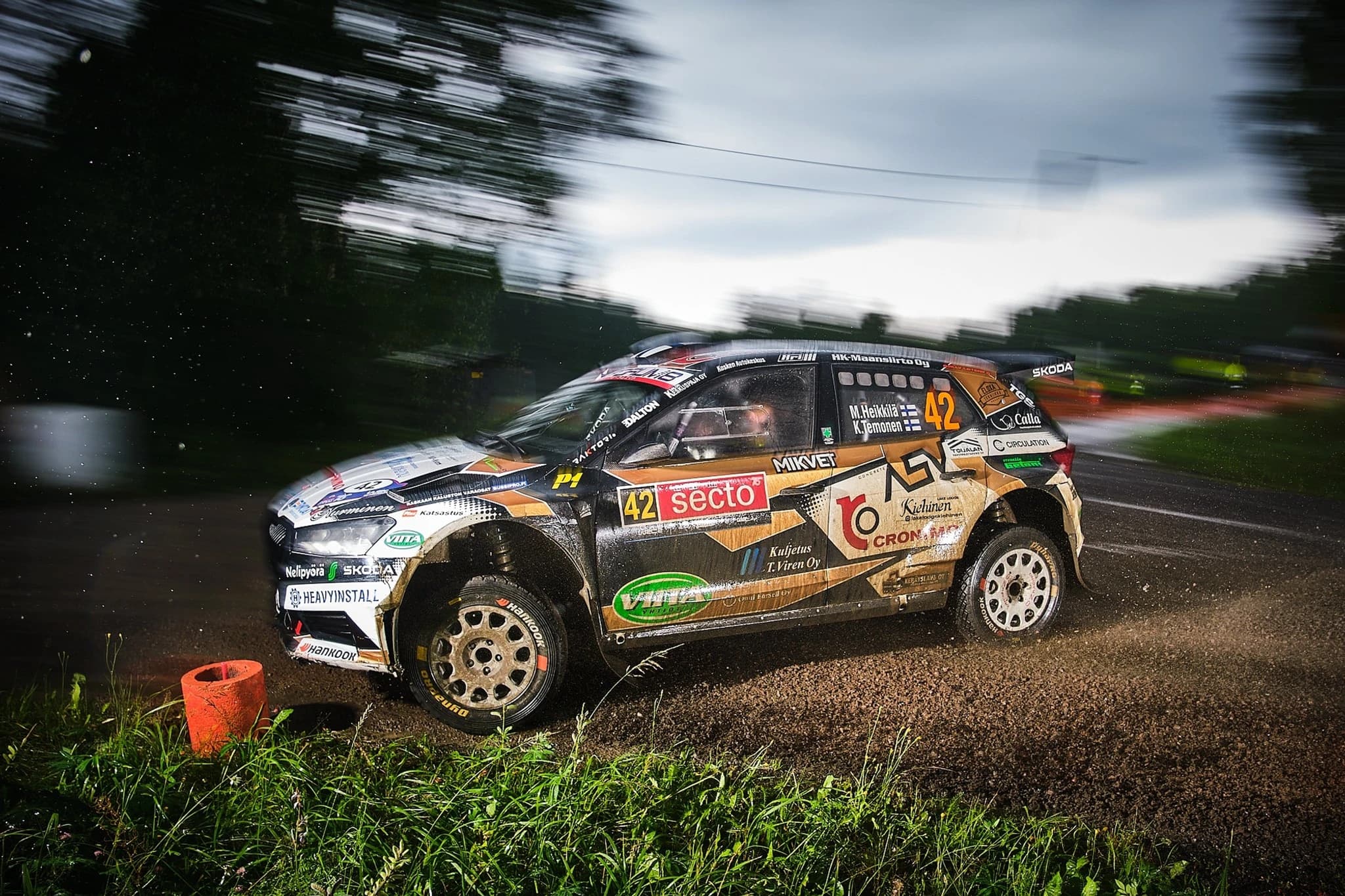 Rallielämys suomenmestarin kyydissä 6-7 henkilöä - 3